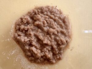 PAW’S GREEN DELIフリーズドライまぐろを、少量のお湯でふやかしたもの